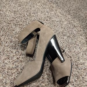 Nude/silver peep toe Kenneth Cole reaction heels